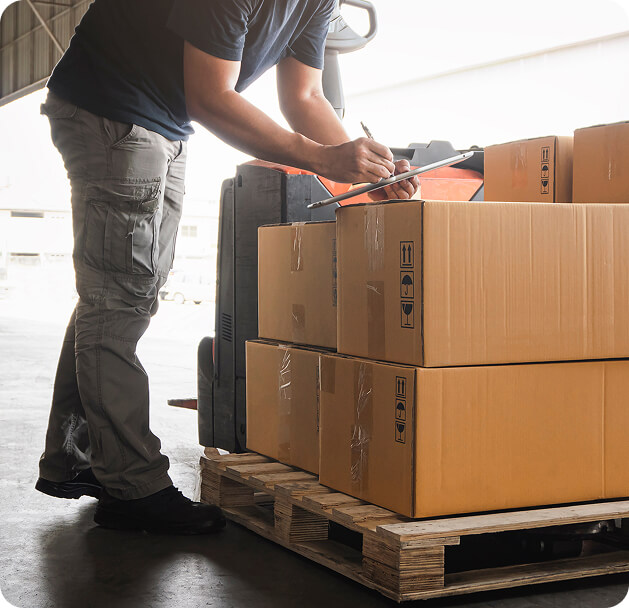 loading boxes to a pallet